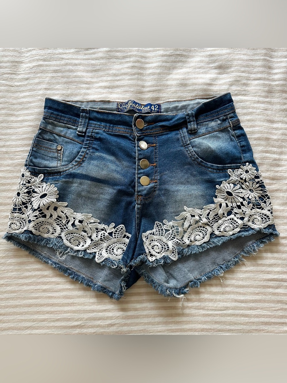 cute galatas denim shorts w lace trim / sz 10